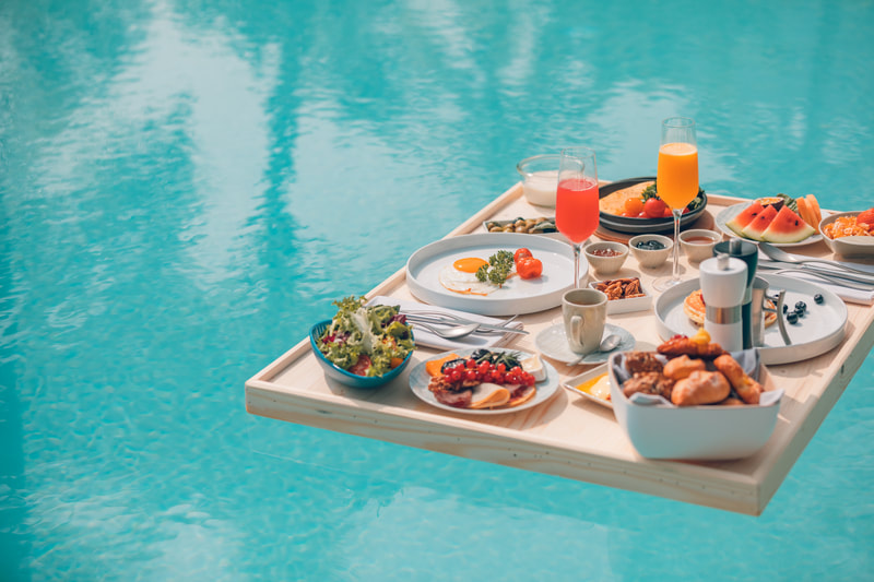 resort breakfast in pool